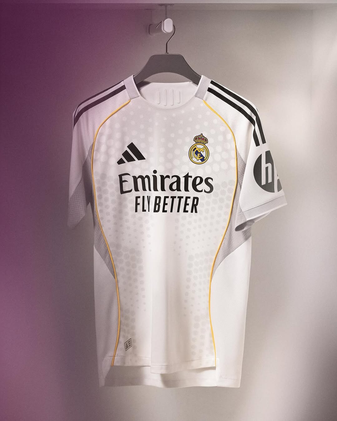 Real Madrid 2025/26 Home Jersey (Player Version)