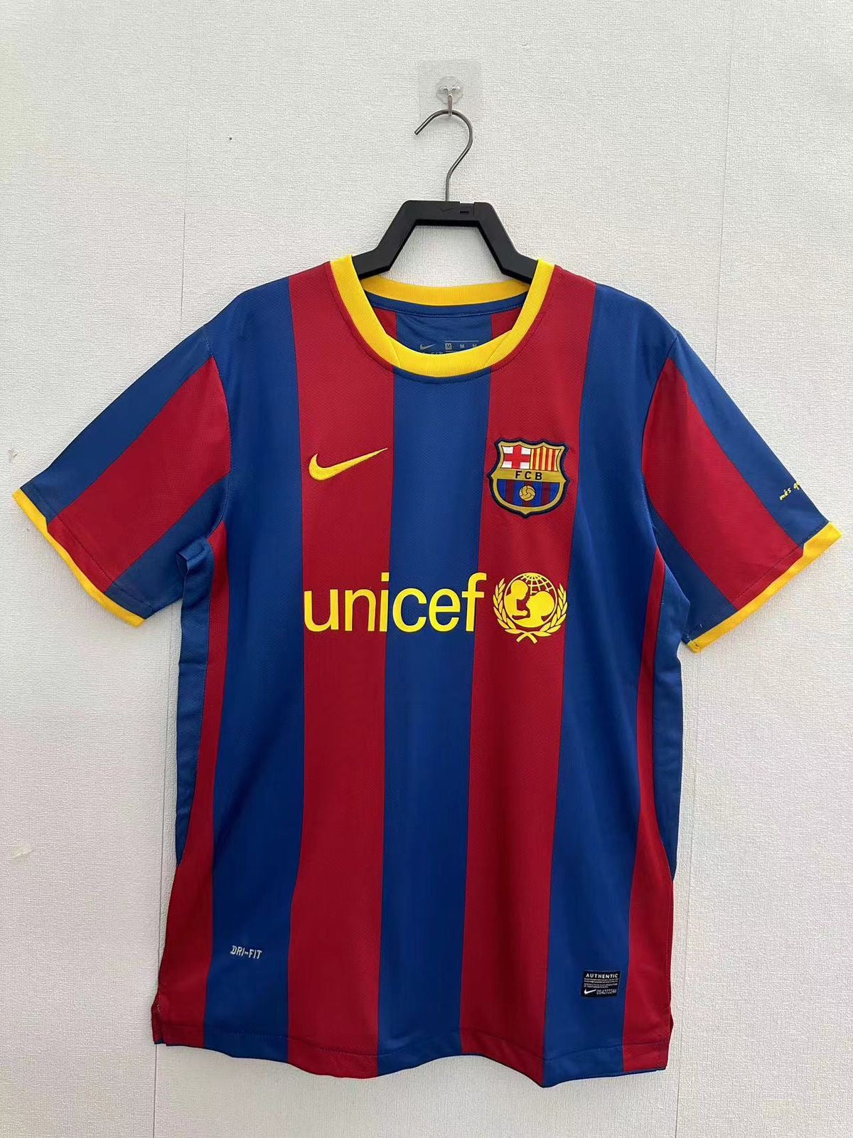 RETRO HALF SLEEVES FC BARCELONA HOME 2010/11 Football Jerseys India Online