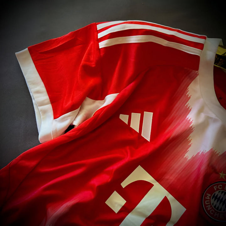 Bayern Munich 2025/26 Home Set (With Shorts)