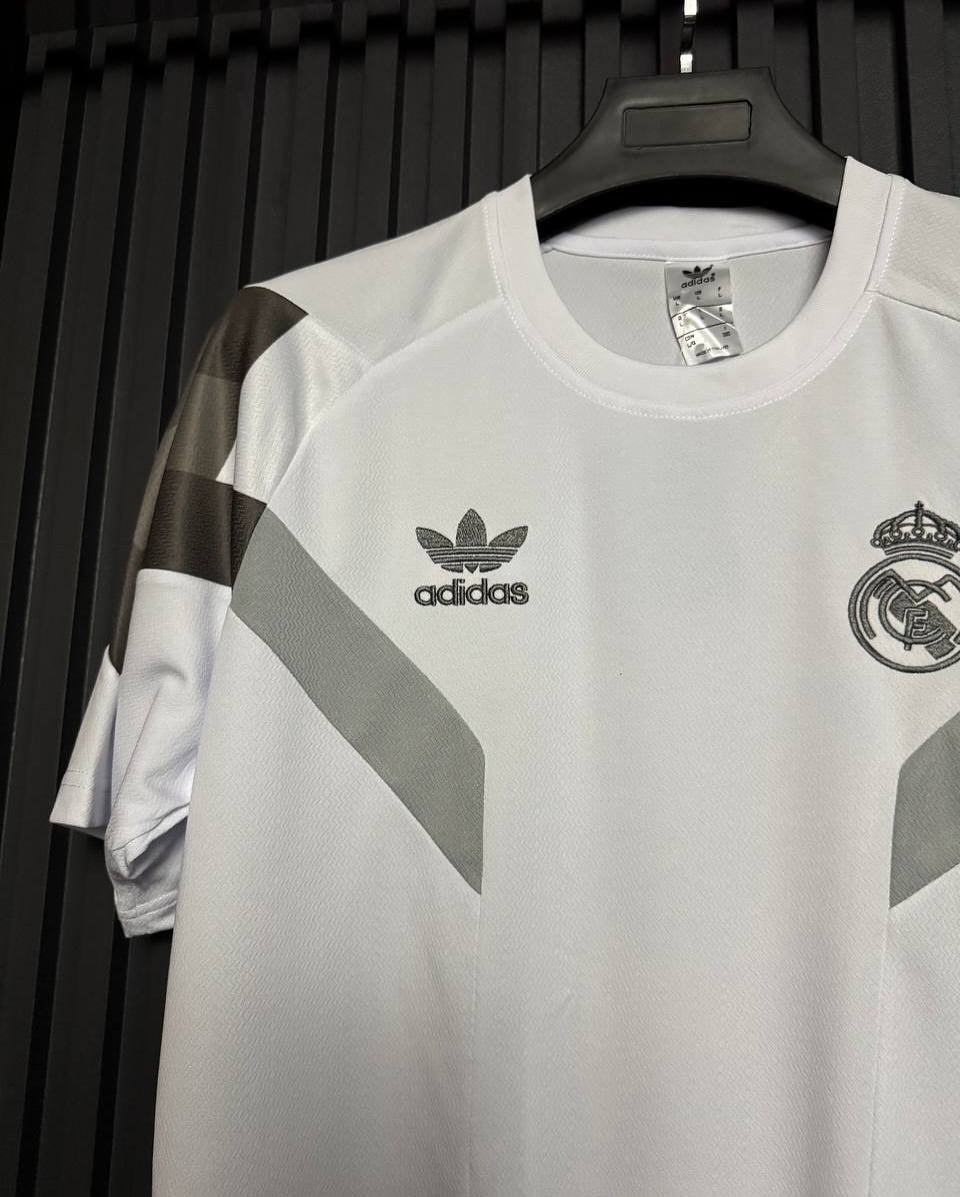 Real Madrid Classic Jersey Set (With Shorts)