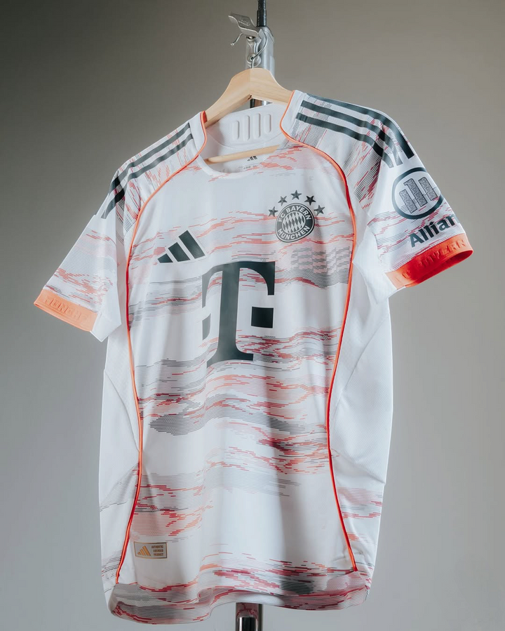 FC Bayern Munich 2025/26 Away Jersey (Player Version)