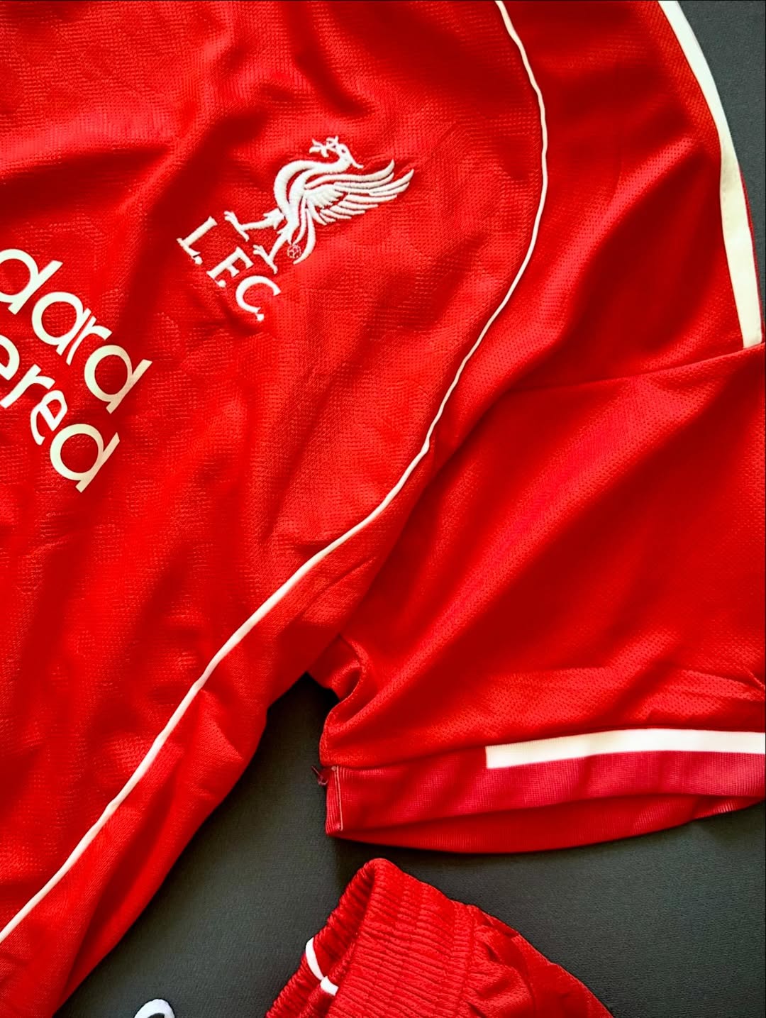 Liverpool 2025/26 Home Set (With Shorts)