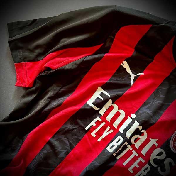 AC Milan 2025/26 Home Set (With Shorts)