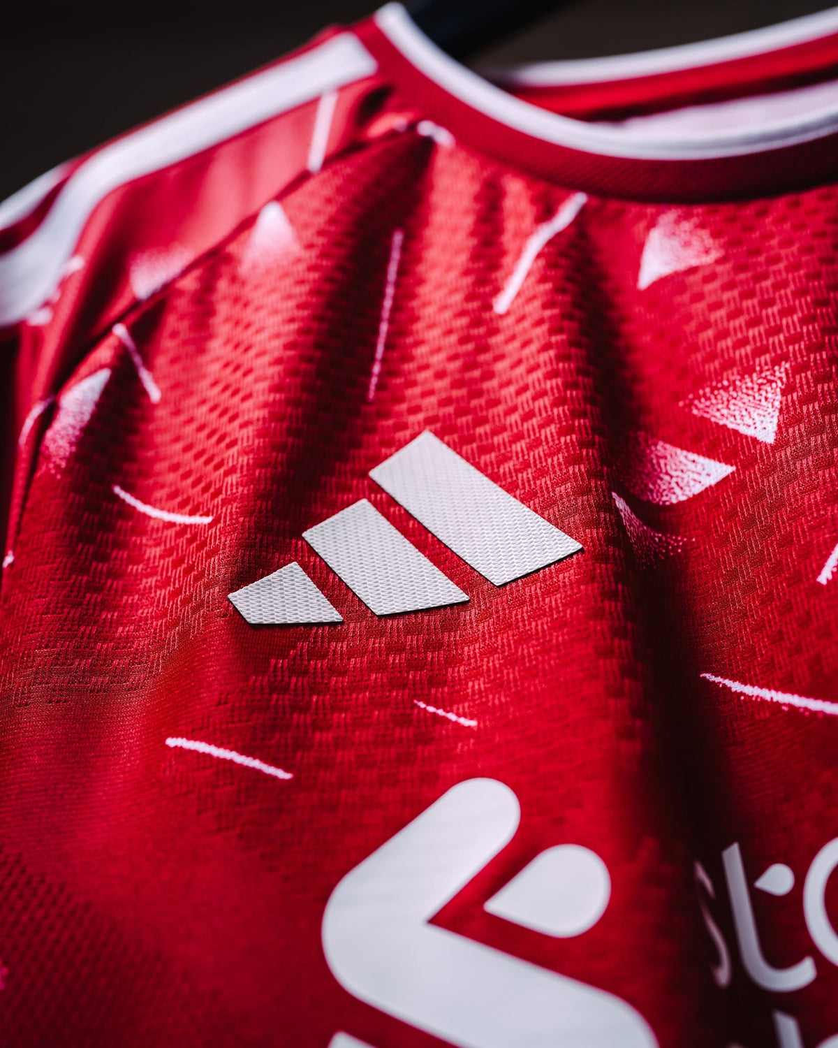 Liverpool 2026/27 Home Jersey (Player Version) – adidas – Photo 4