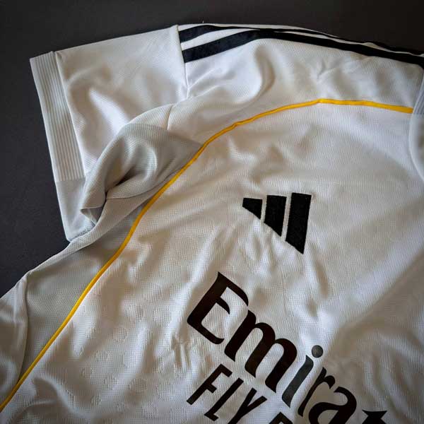 Real Madrid 2025/26 Home Set (With Shorts)