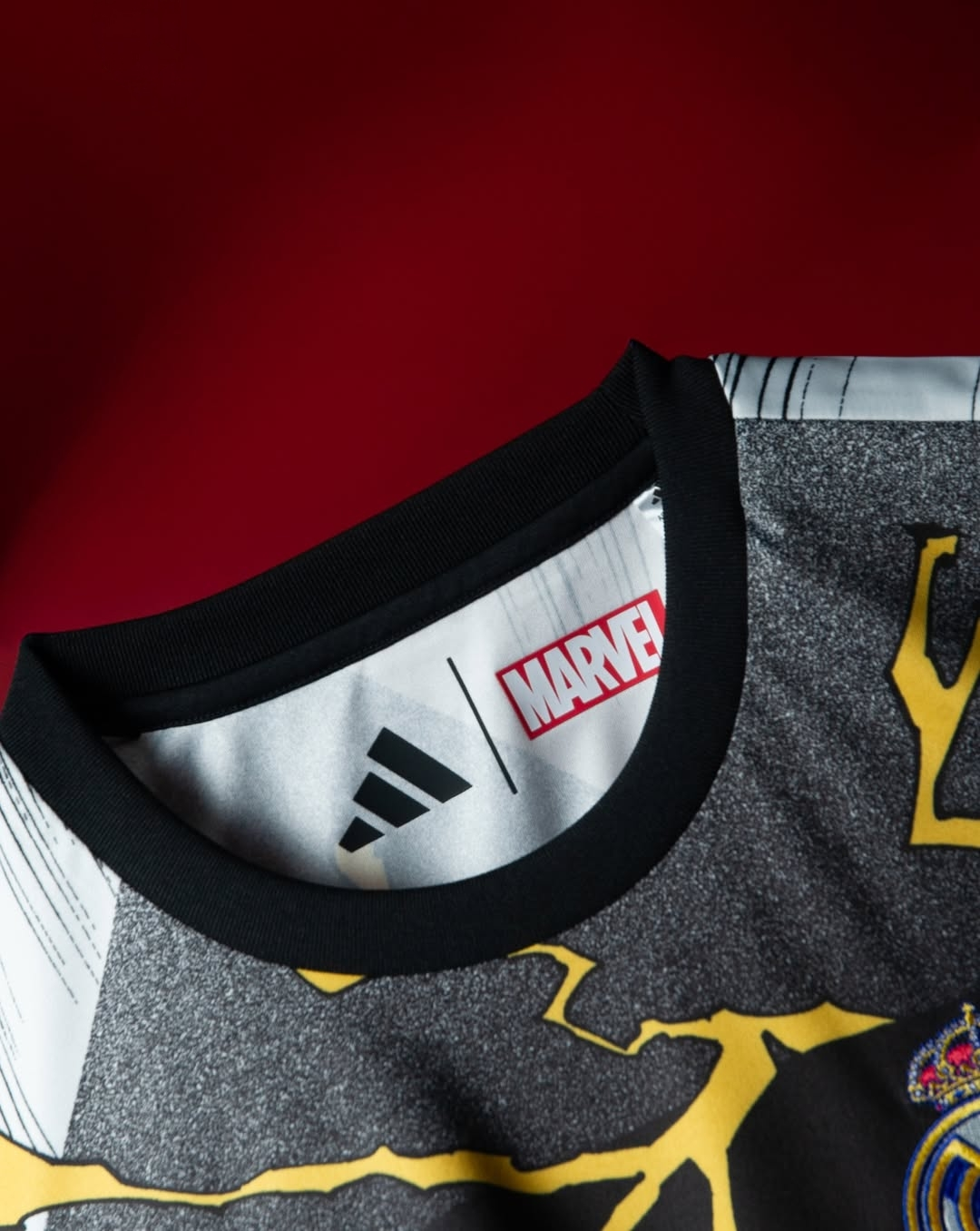 Real Madrid X Marvel Avengers 2025/26 Pre-Match Jersey (Player Version) – adidas – Photo 2